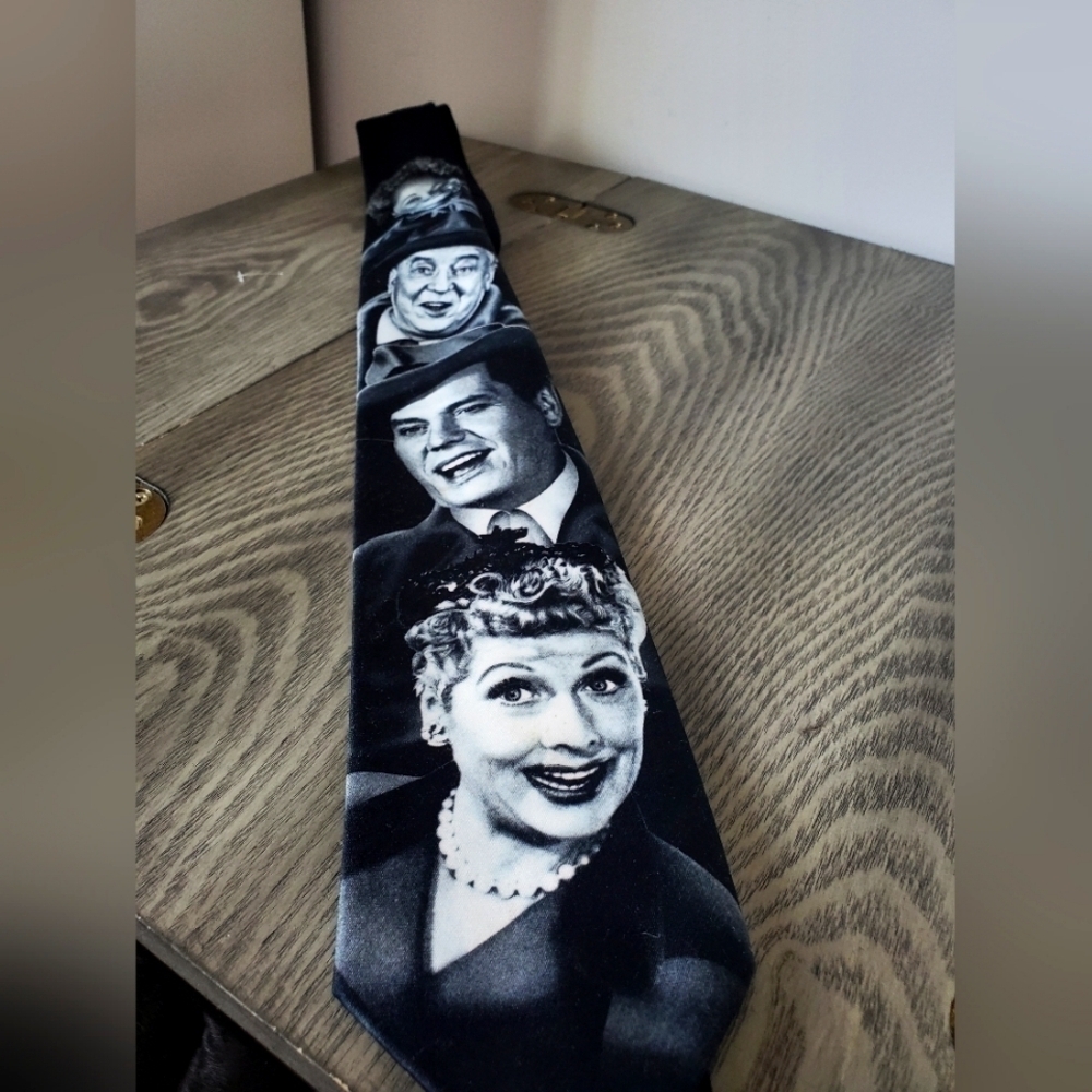 I  LOVE LUCY tie